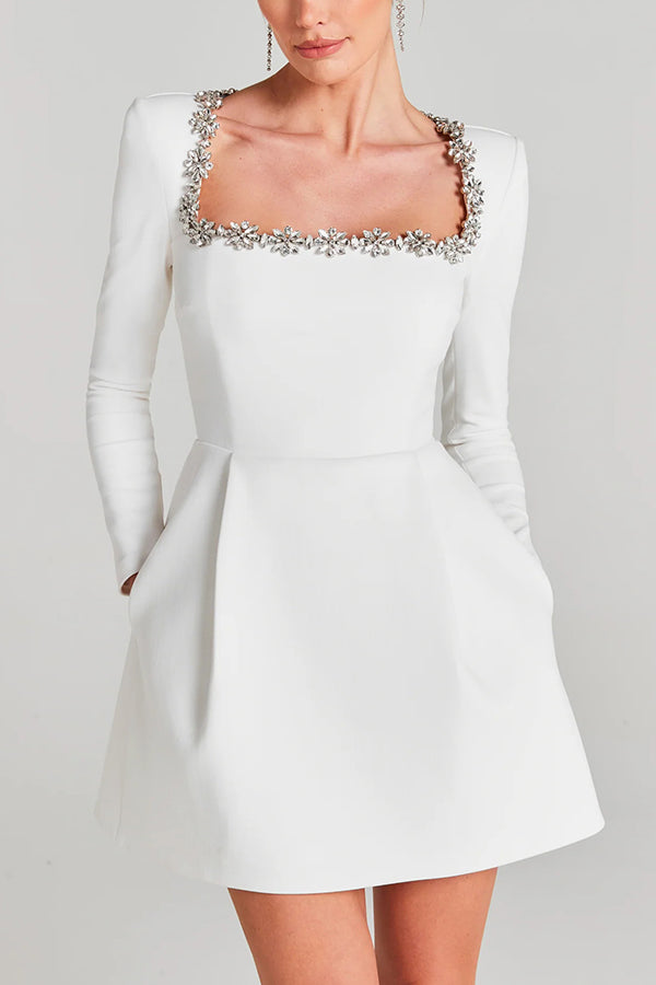 Solena | Mini Velvet Dress with Jewelry and Pockets - Novaesta