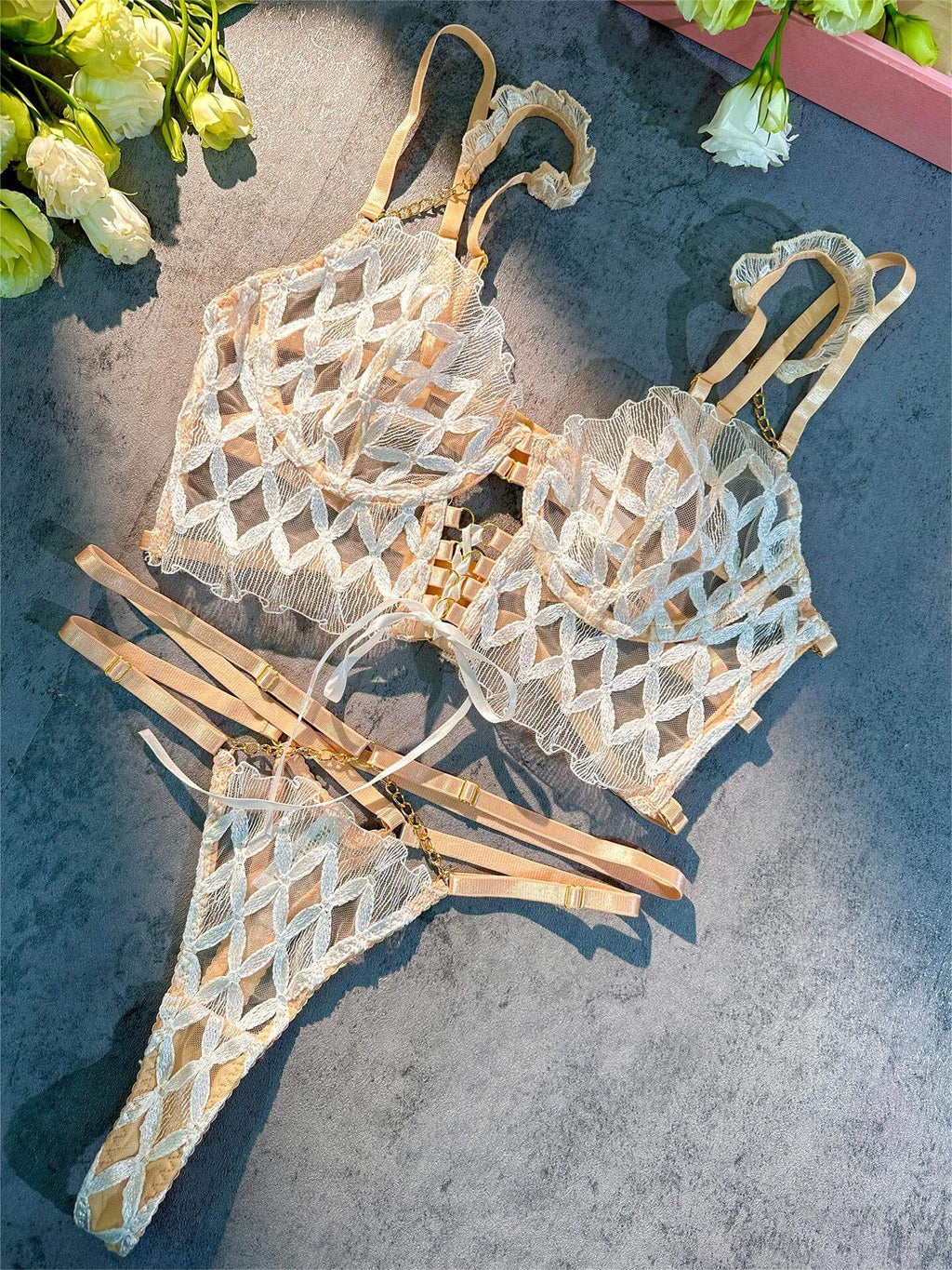 Delicate White Embroidery Lingerie Set - Novaesta