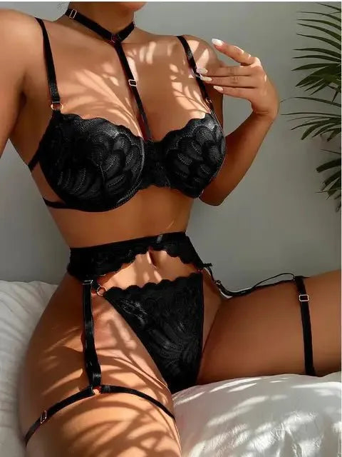Devon | 3-Piece French Lingerie Set - Novaesta