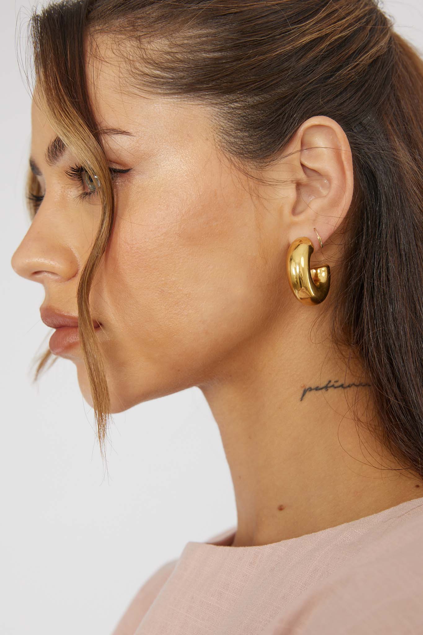 Chunky Claro Gold Hoop Earrings