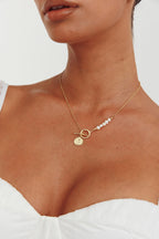 Meliza Necklace in Pearls and Gold Pieces