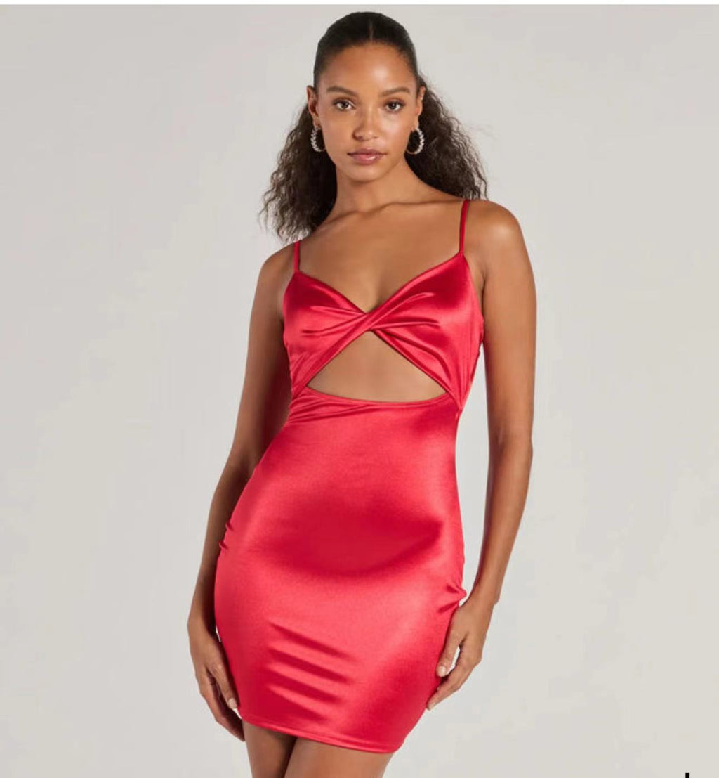 Giselle | Elegant and Sensual Backless Dress - Novaesta