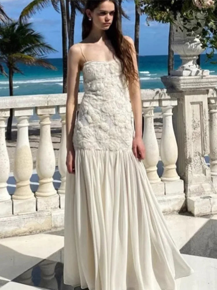 Liora | Black Dress & Floral Grace - Novaesta