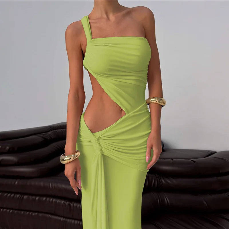 Zelina | Bold Dress & Magnetic Appeal - Novaesta