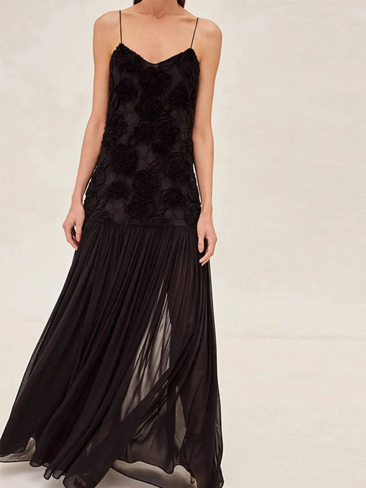 Liora | Black Dress & Floral Grace - Novaesta