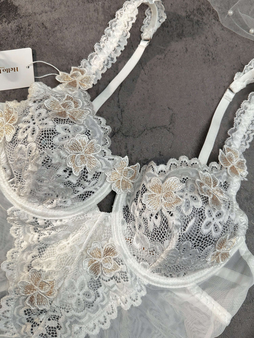 White Vintage Embroidered Lace Lingerie Set - Novaesta